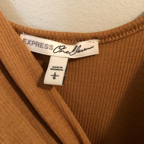 Express Top - Picture 2 of 2